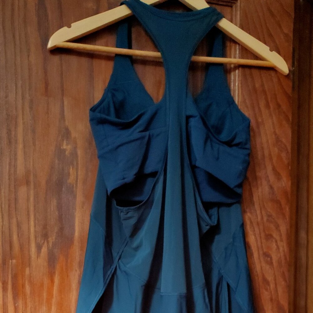 Lululemon two in one tank top with attached sport bra blue size 8